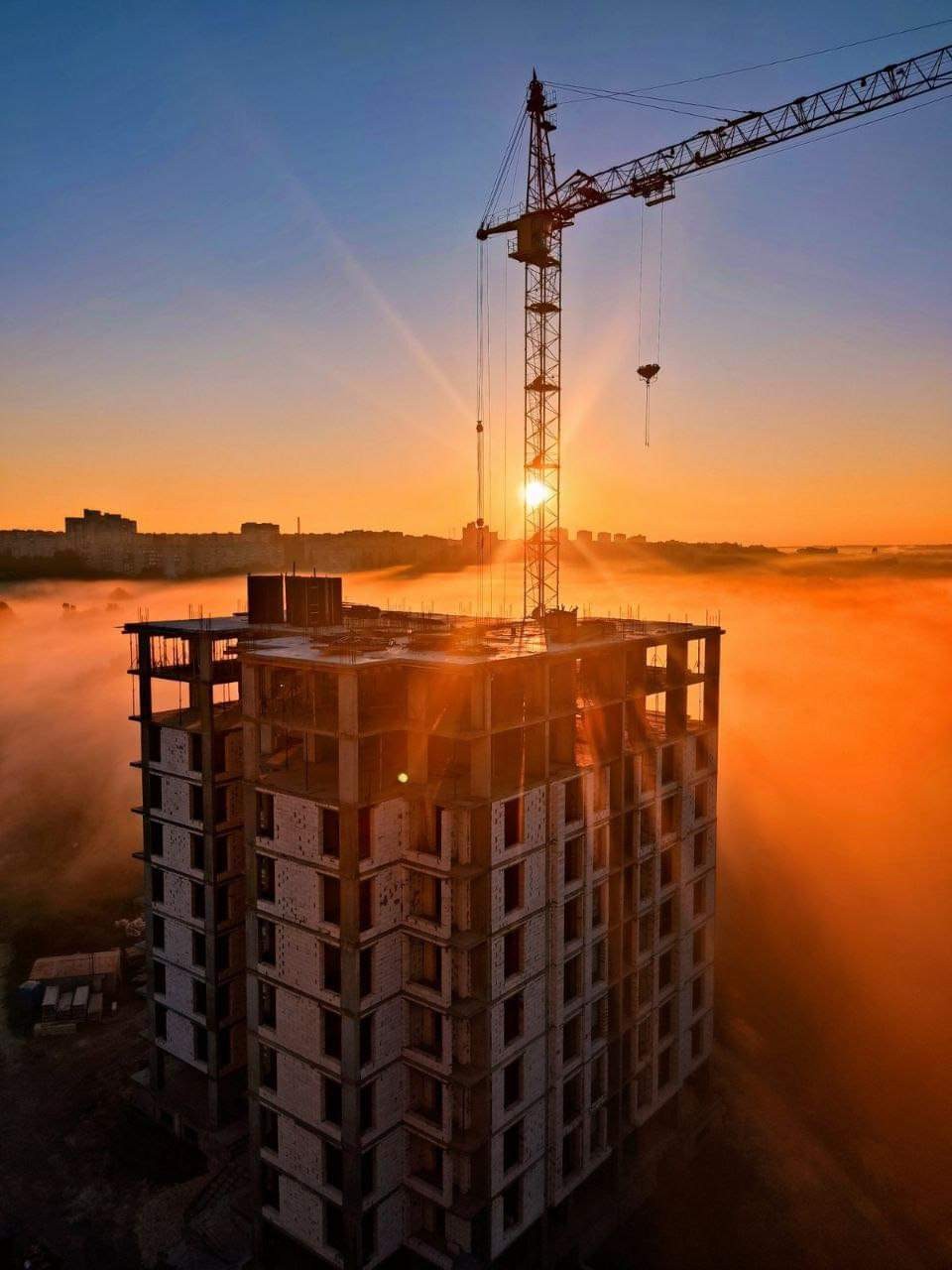 2023 березень